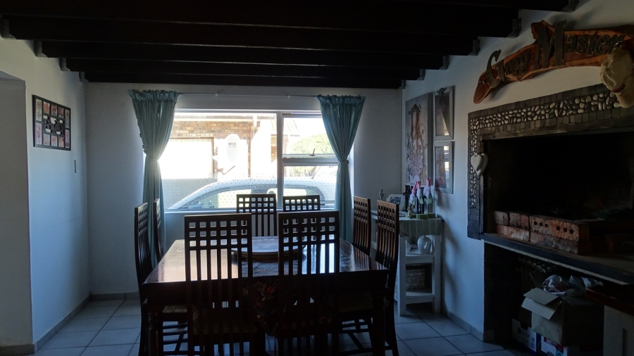 4 Bedroom Property for Sale in Kabeljauws Eastern Cape